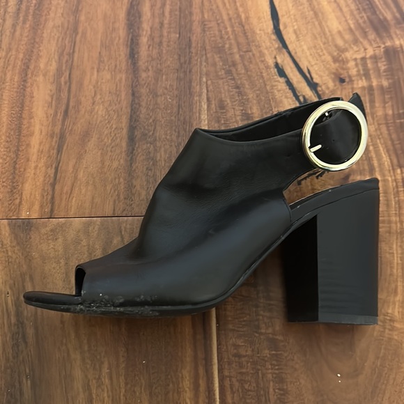 Steve Madden leather black open-toe heels with gold clasp - Picture 6 of 6